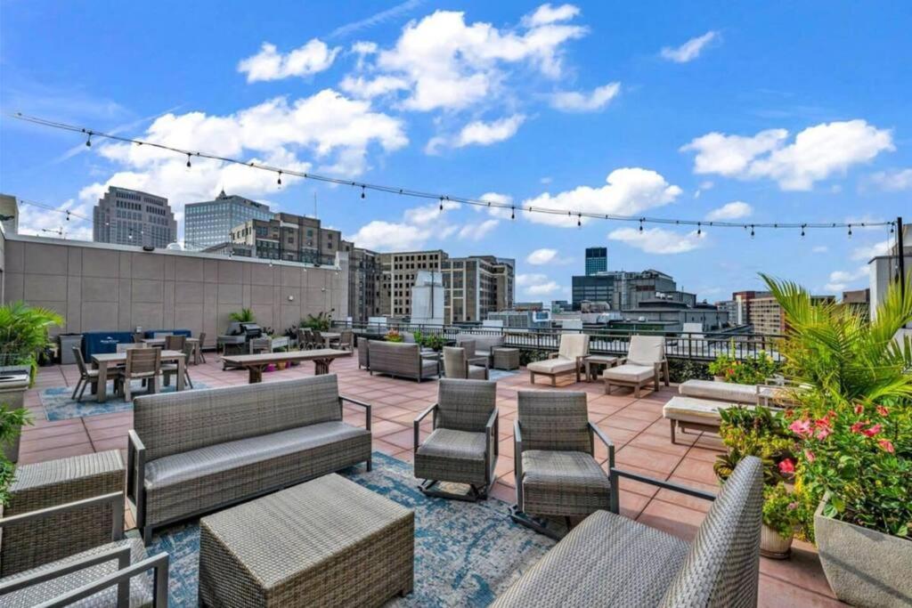 2Br Unit In The Heart Of Dt On Playhouse Square, With Pool And Gym Access-1106 Appartement Cleveland Buitenkant foto