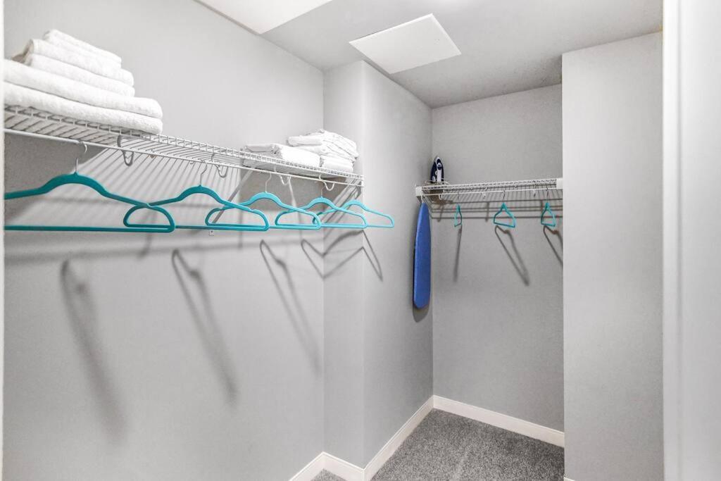 2Br Unit In The Heart Of Dt On Playhouse Square, With Pool And Gym Access-1106 Appartement Cleveland Buitenkant foto