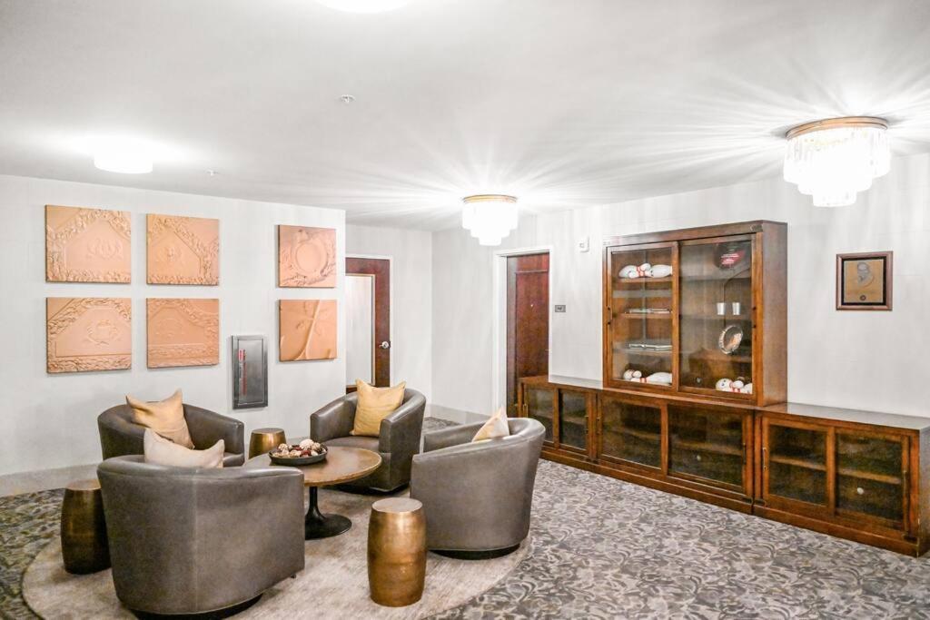 2Br Unit In The Heart Of Dt On Playhouse Square, With Pool And Gym Access-1106 Appartement Cleveland Buitenkant foto