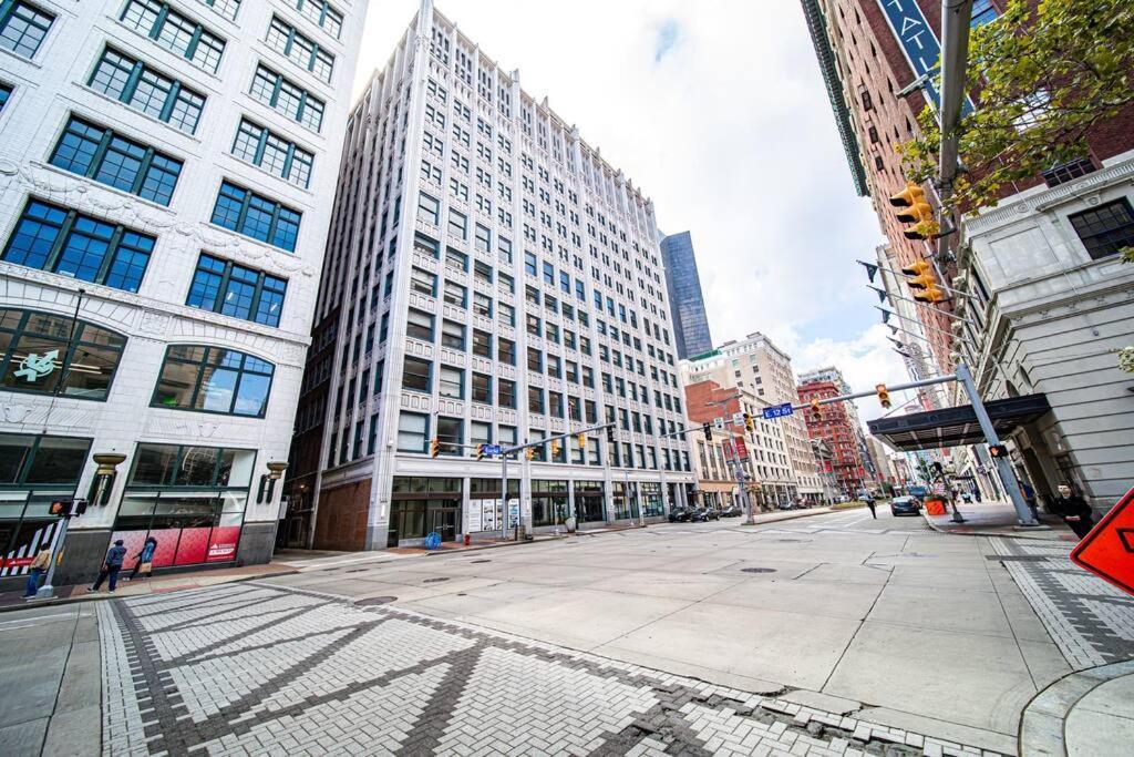 2Br Unit In The Heart Of Dt On Playhouse Square, With Pool And Gym Access-1106 Appartement Cleveland Buitenkant foto