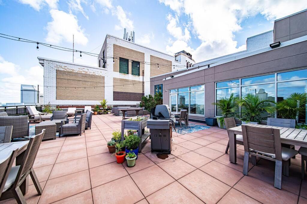 2Br Unit In The Heart Of Dt On Playhouse Square, With Pool And Gym Access-1106 Appartement Cleveland Buitenkant foto