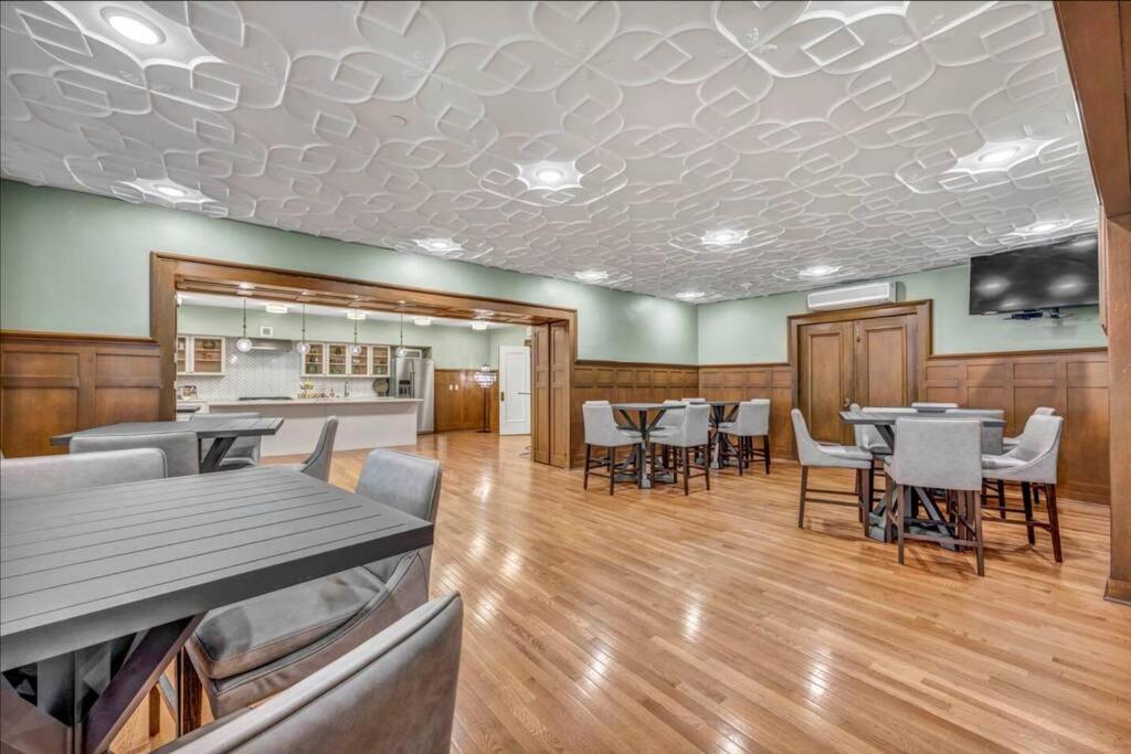 2Br Unit In The Heart Of Dt On Playhouse Square, With Pool And Gym Access-1106 Appartement Cleveland Buitenkant foto