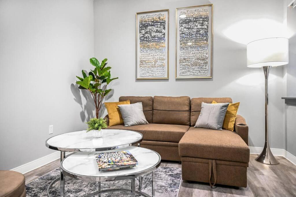 2Br Unit In The Heart Of Dt On Playhouse Square, With Pool And Gym Access-1106 Appartement Cleveland Buitenkant foto