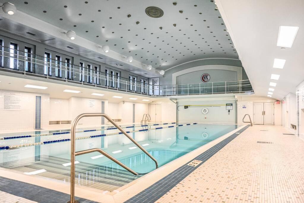 2Br Unit In The Heart Of Dt On Playhouse Square, With Pool And Gym Access-1106 Appartement Cleveland Buitenkant foto