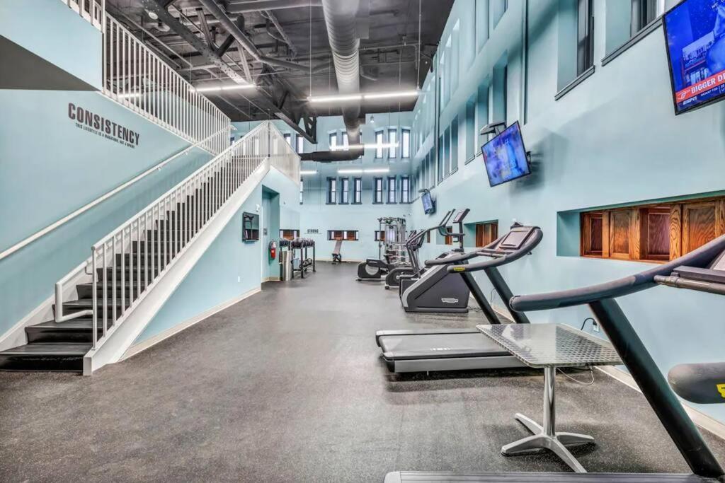 2Br Unit In The Heart Of Dt On Playhouse Square, With Pool And Gym Access-1106 Appartement Cleveland Buitenkant foto