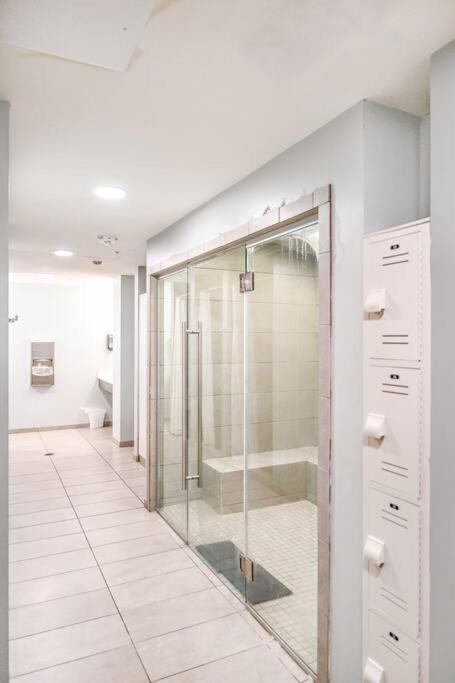 2Br Unit In The Heart Of Dt On Playhouse Square, With Pool And Gym Access-1106 Appartement Cleveland Buitenkant foto